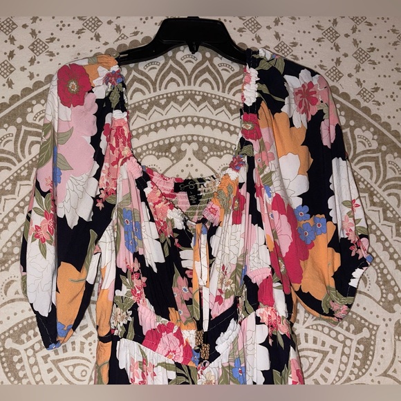 "JESSICA SIMPSON" LADIES FLORAL ROMPER
SIZE LARGE - Picture 3 of 5